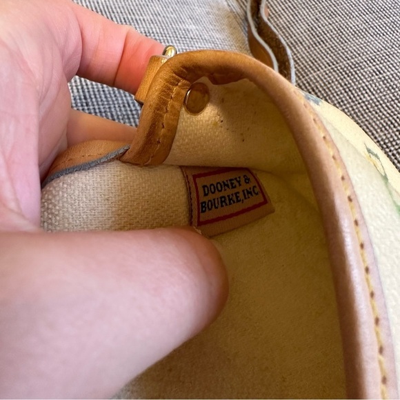 Dooney & Bourke Coated Canvas All Over Logo Wristlet Wallet Magnetic Snap Button - Picture 8 of 9
